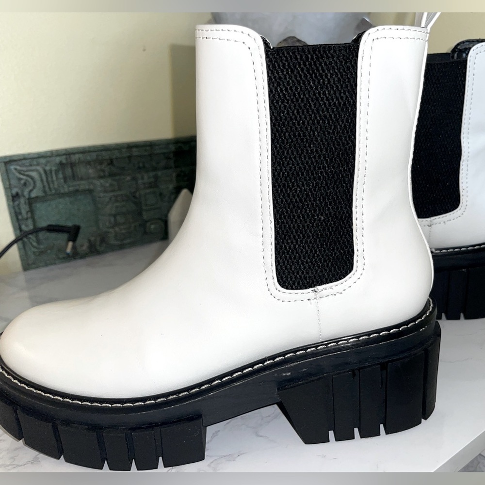 GIANNI BINI White Chunky Ankle Boots